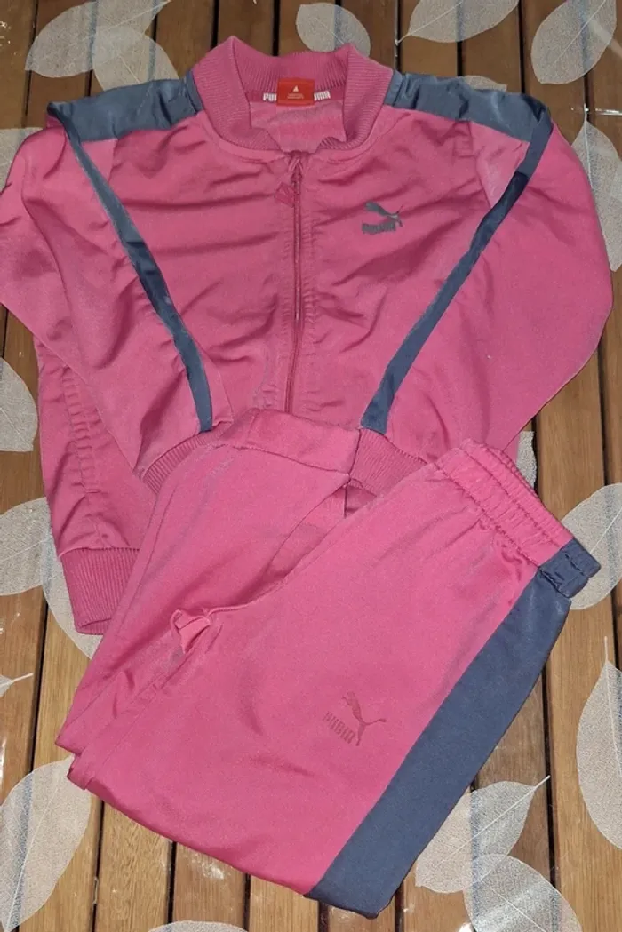 Jogging 2 pièces taille 4 ans en très bon état "puma"