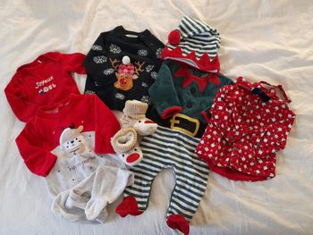 Lot Noël 3 mois (Pyjamas, Pull, Chaussons,...)