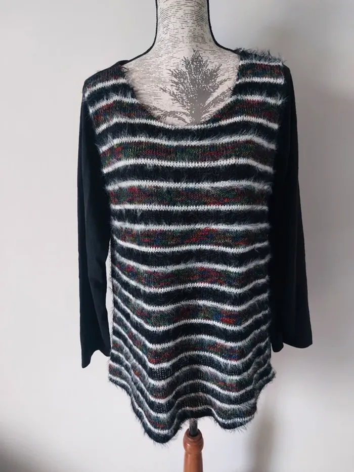 Pull fantaisie noir