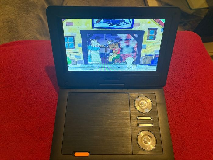 Lecteur DVD portable Apeman avec accessoires