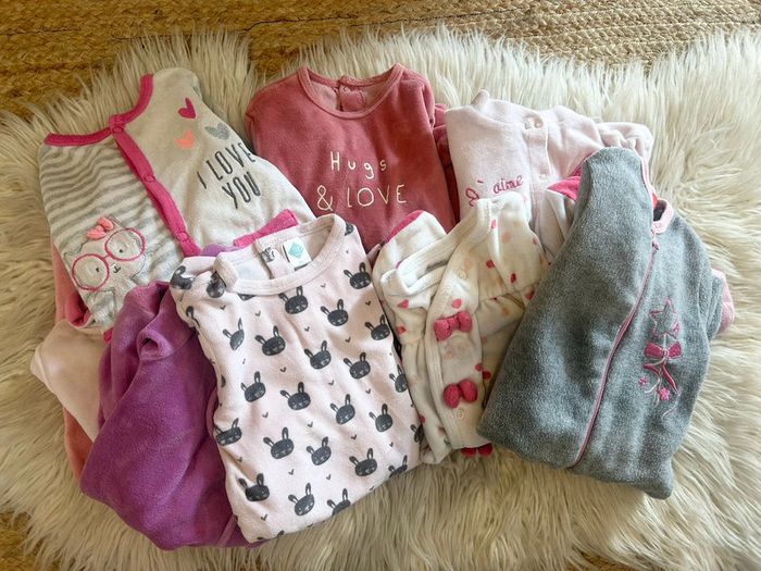Fille 👧🏻 Lot 9 pyjamas + 5 offerts taille 3 mois fille