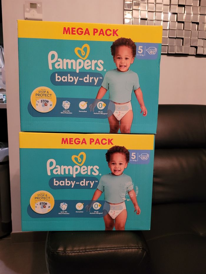 Lot de 164 couches pampers baby dry taille 5 Pampers Beebs