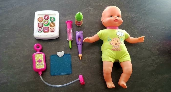 Station/1ère visite médicale Nenuco +Poupon et accessoires. - photo numéro 3