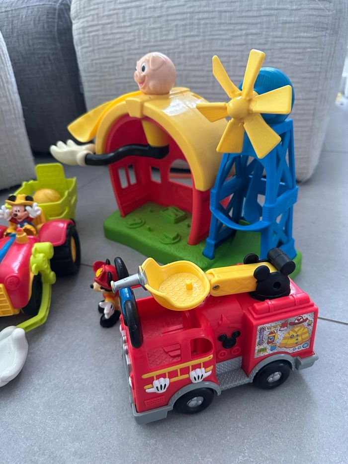 Lot tracteur + remorque Mickey + camion de pompiers Mickey – Bon état - photo numéro 3