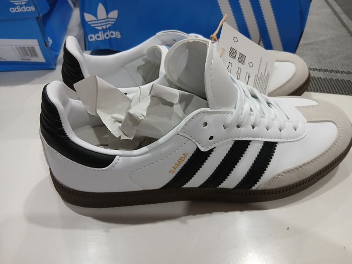 Paire de baskets Adidas samba T40 neuves emballées - photo numéro 4