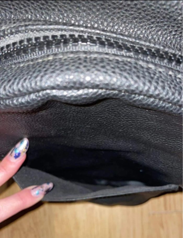 Sac à dos Mickey noir - Très bon état - Utilisé 2/3 fois - photo numéro 2