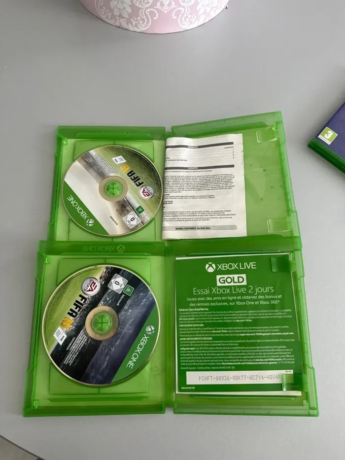 Jeux vidéos Xbox One Fifa 15 Fifa 16 - photo numéro 3
