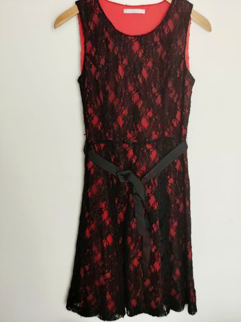 Robe de fête rouge dentelle noir taille s