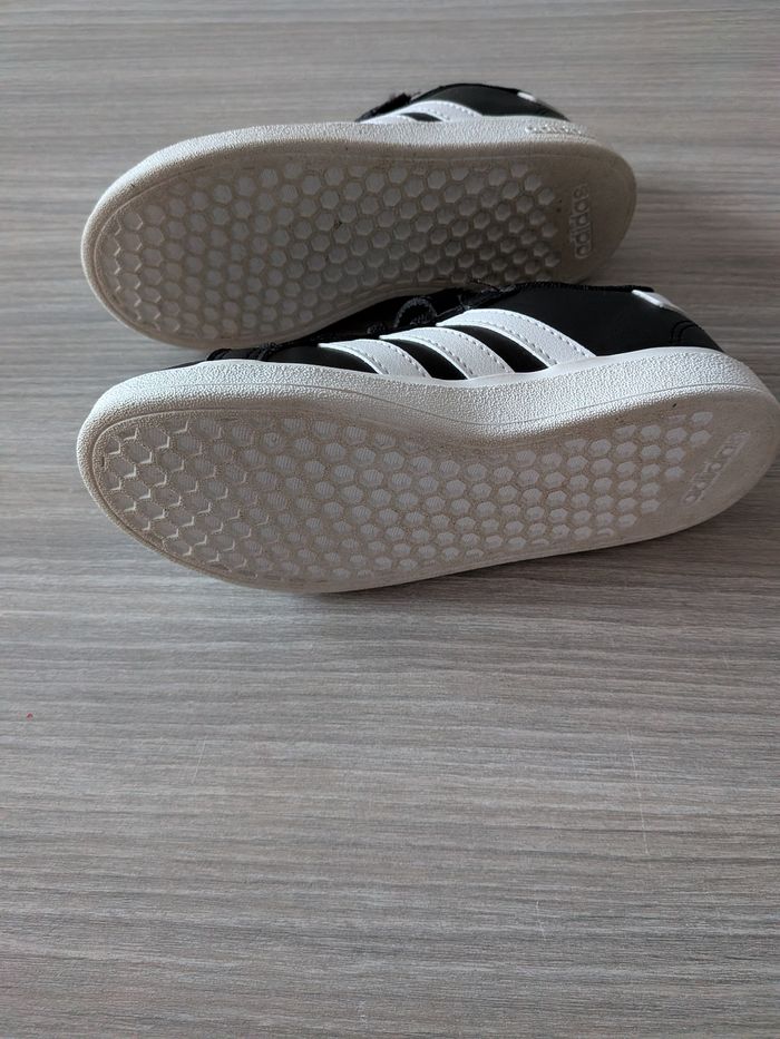 Baskets adidas enfant taille 30 mixte a scratch - photo numéro 4