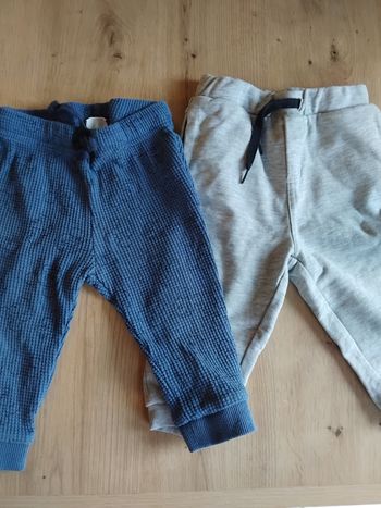 Lot pantalon 18moisLot pantalon 18mois.
Très bon état.