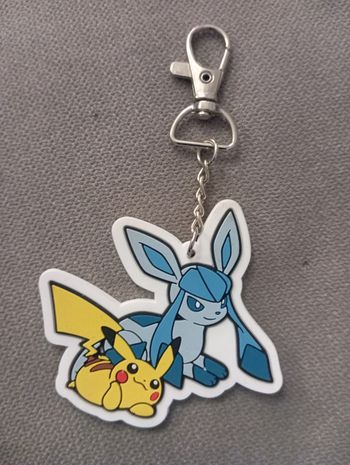 Porte Clé Pokémon 2023 Givrali Et Pikachu 