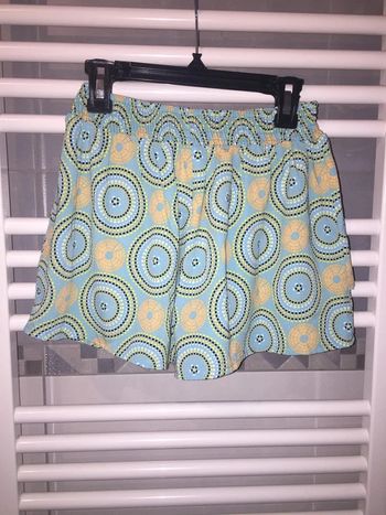 Jupe’ short taille 6 ans neuve à 5 euros