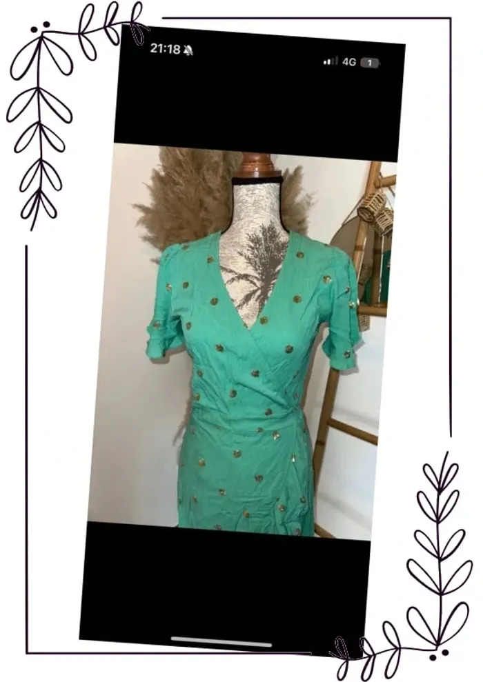 Robe bleu turquoise d’été avec sequin doré - photo numéro 2