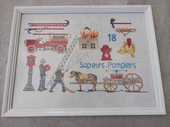 Tableau pompier au points de croix 30x 40 cm