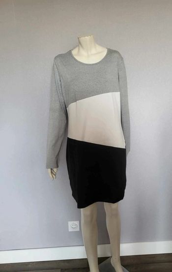 Robe demi saison neuve XXL.
