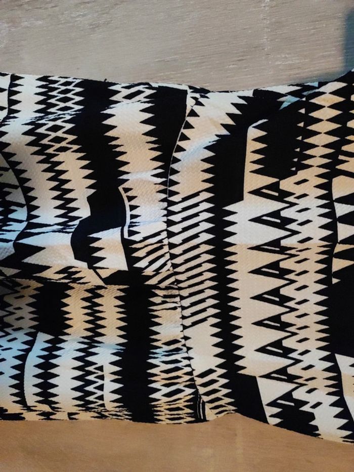 Très belle petite robe imprimée - photo numéro 2