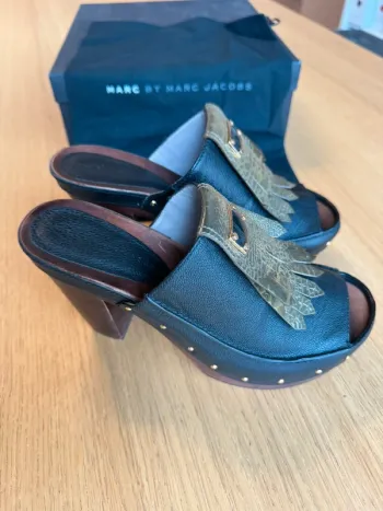 Sabots bois et cuir Marc by Marc Jacobs pat khaki goat black taille 37