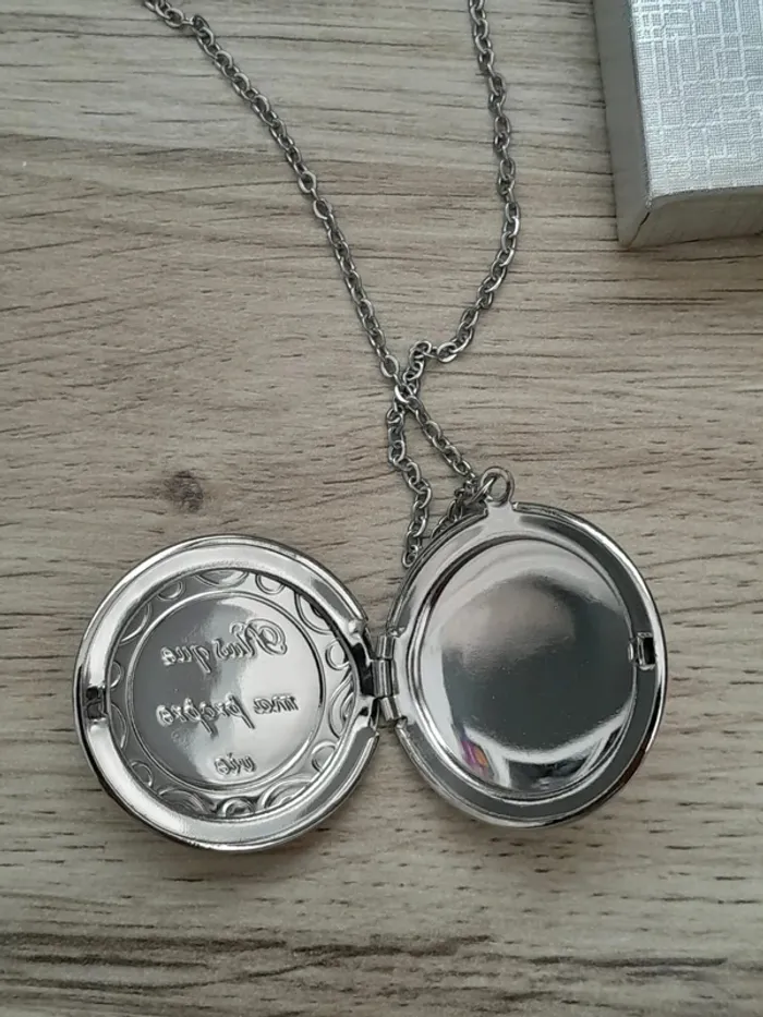 Collier médaillon "Plus que ma propre vie" Renesmée Cullen, Twilight - photo numéro 4