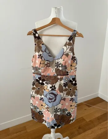 Magnifique robe Zara motif fleur brodé L/40