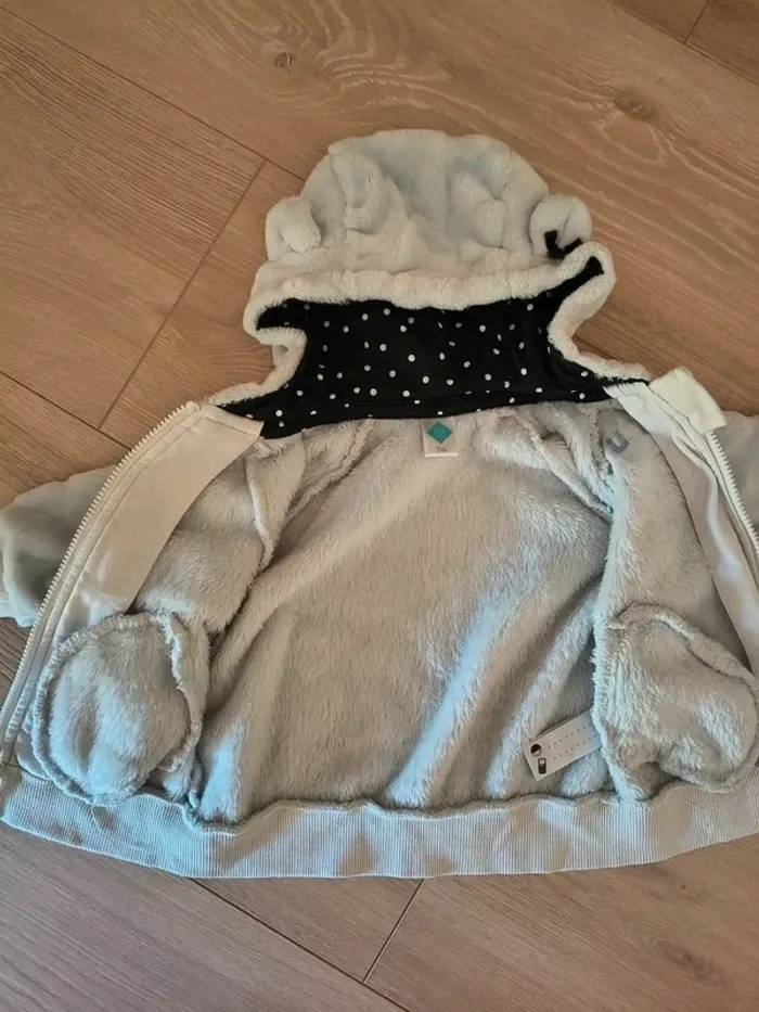 Veste en fourrure chaude hiver taille 6 mois - photo numéro 5