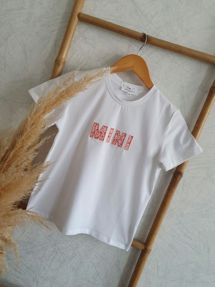 Tee-shirt " Mini " Taille 12 ans