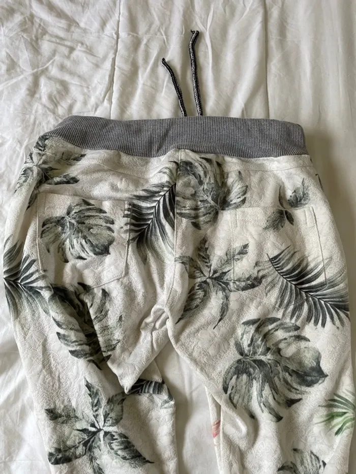 Pantalon fleuri - photo numéro 5