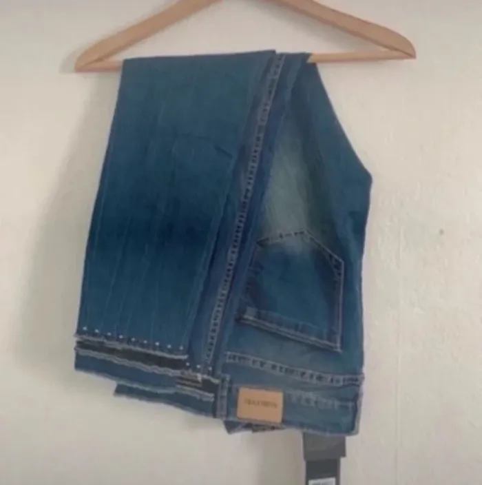 Jeans skinny court neuf avec étiquette