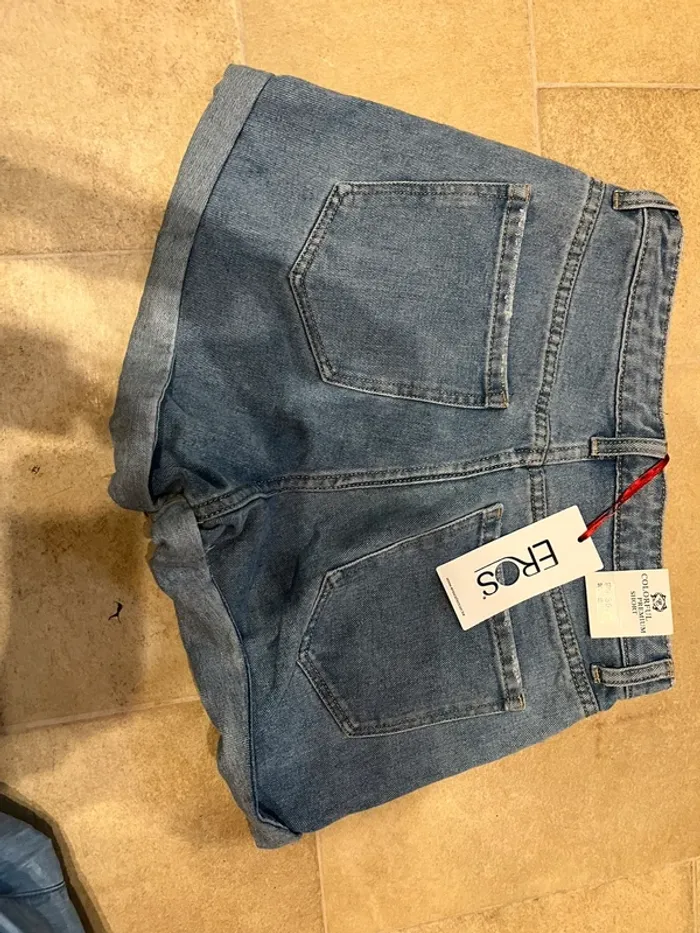 Short neuf - photo numéro 2