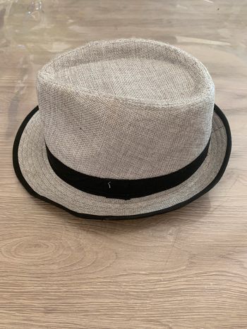 Chapeau taille 57