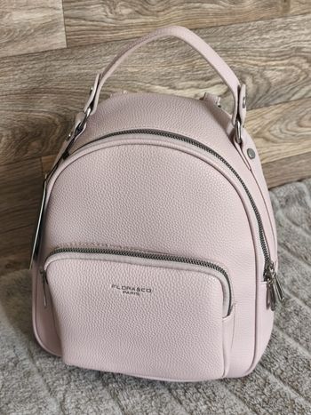 Joli sac à dos femme de très bonne qualité 