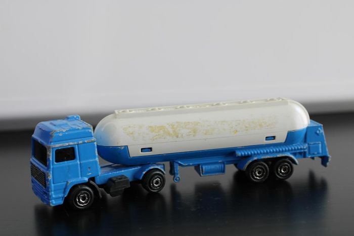 Majorette camion tracteur plus citerne - photo numéro 4