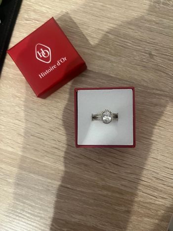 bague dorée diamants histoire d’or 