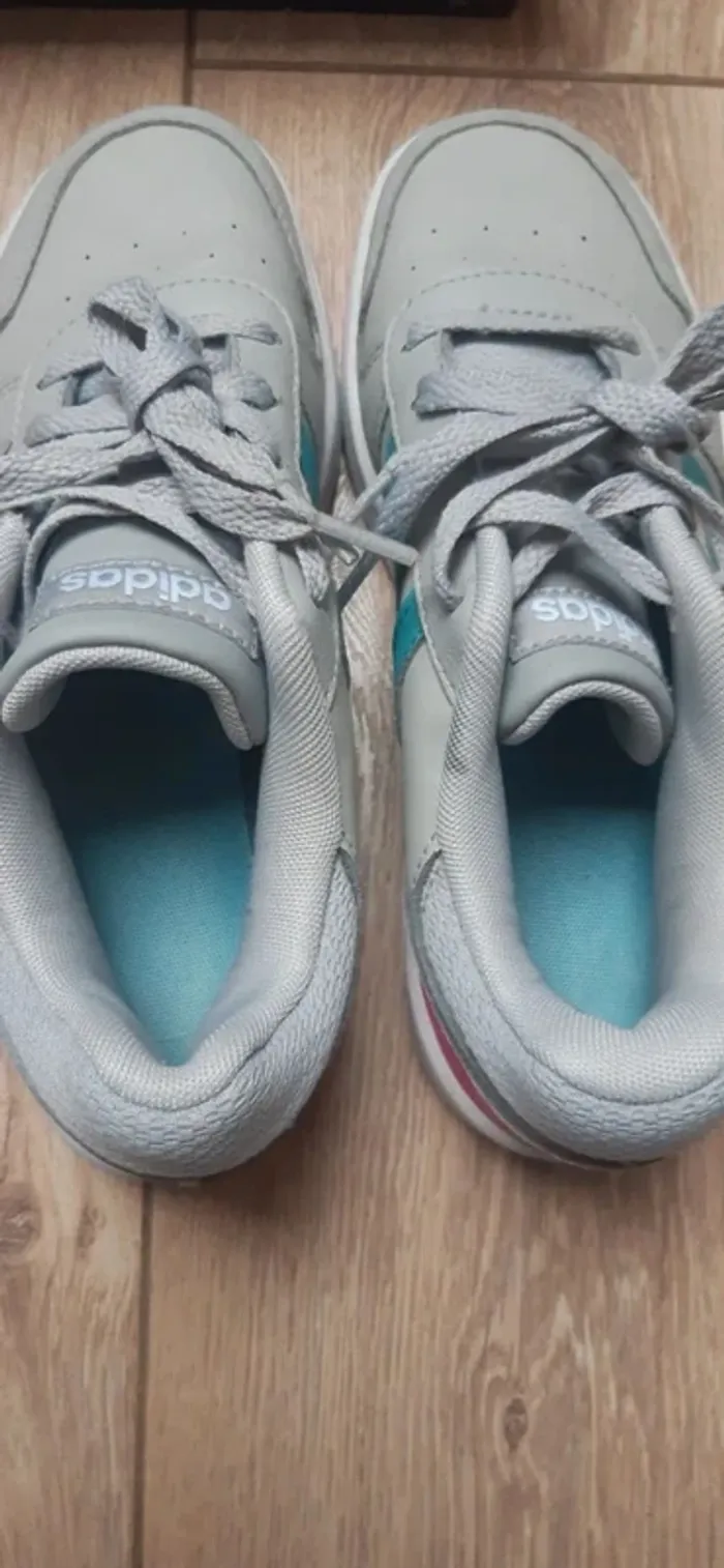 Chaussures baskets adidas "hoops" pointure 35 état neuves - photo numéro 8