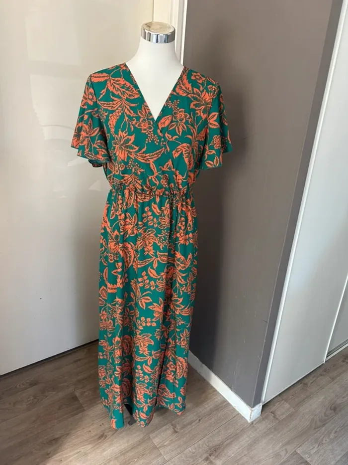 Boutique indépendante, robe, longue imprimée, florale, vert et orange. Femme, taille L/40.