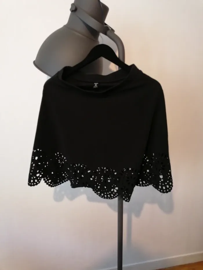 Jupe noire taille élastique bas en dentelle