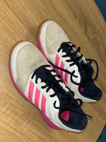 Basket adidas taille 39,5