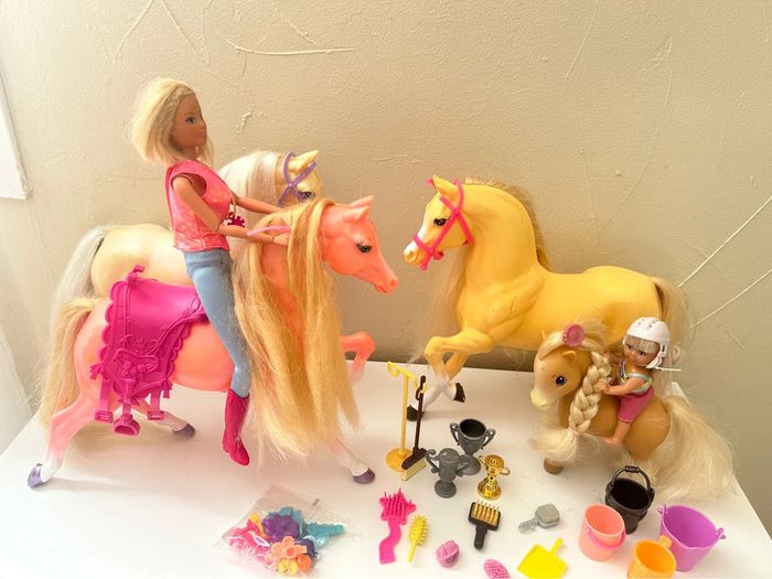 Barbie 🩰 chevaux + poupées barbie + accessoires - photo numéro 2