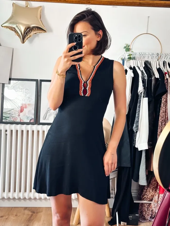 Robe Sandro noire taille 38