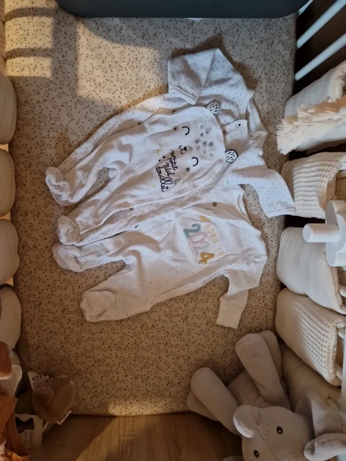 Lot 2 pyjamas 3 mois et 0-3mois