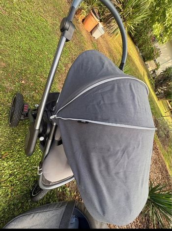 Trio poussette avec capote anti pluie