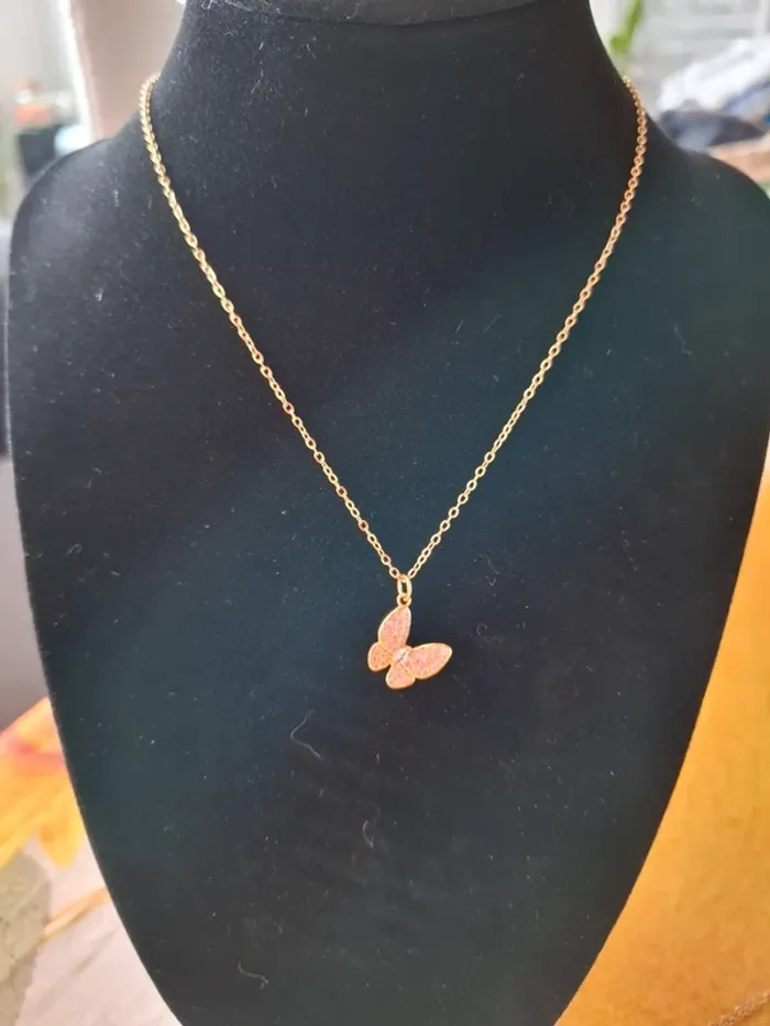 Magnifique collier femme papillon neuf - photo numéro 2