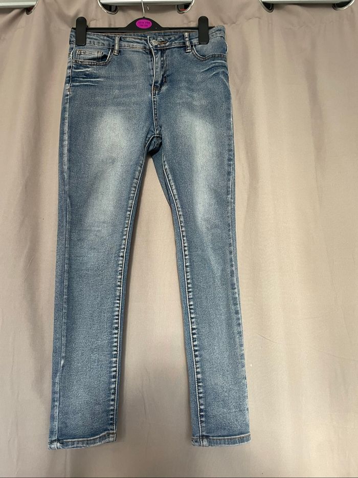 Jean skinny taille 12 ans.