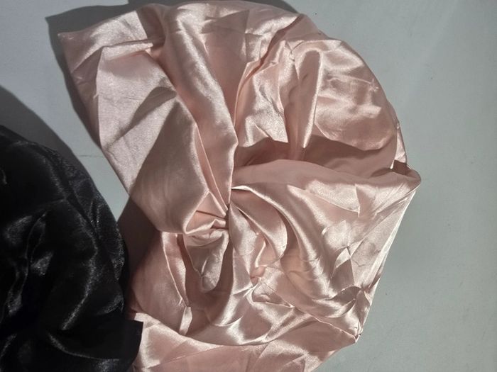 Lot 2 bonnet satin - photo numéro 2