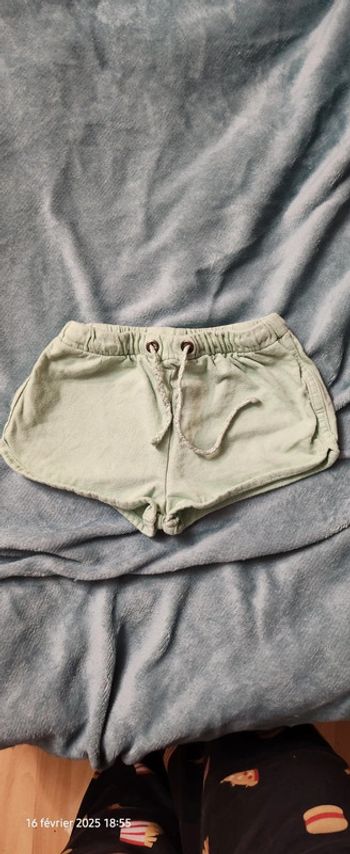 Short 4 ans