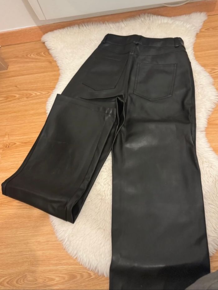 Pantalon droit en similicuir - photo numéro 4