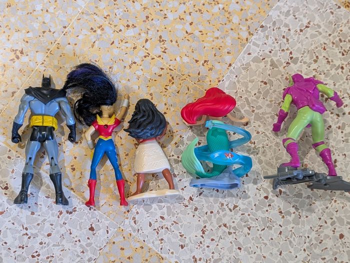 Lot figurines disney et supers héros - photo numéro 7