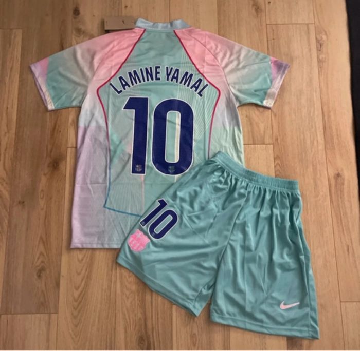 Maillot + short FC Barcelone - Lamine Yamal #10 - photo numéro 3