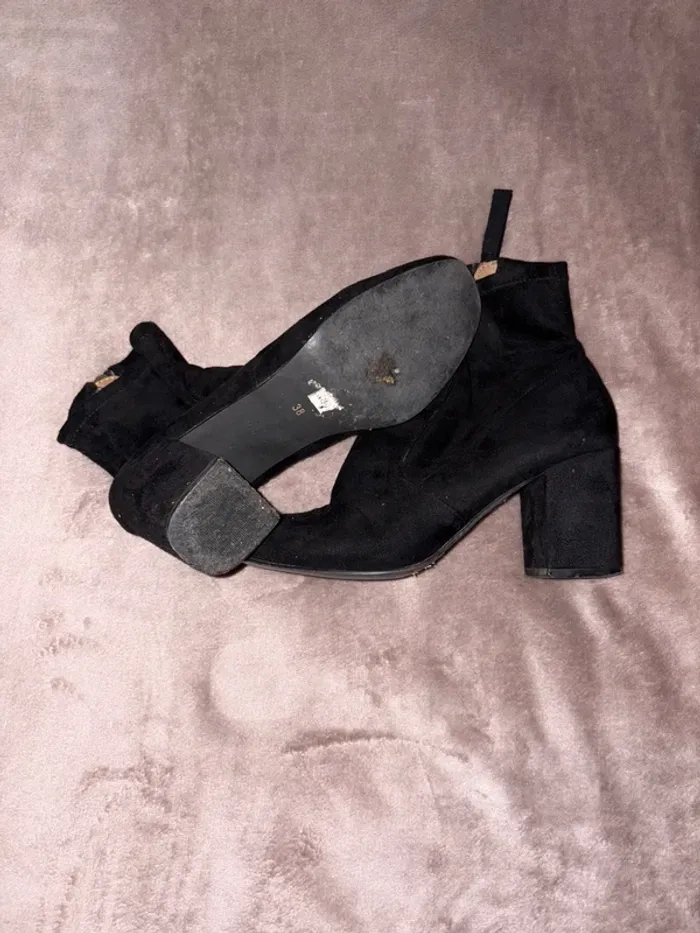 Bottines femme noir à talons taille 38 en très bon état - photo numéro 2
