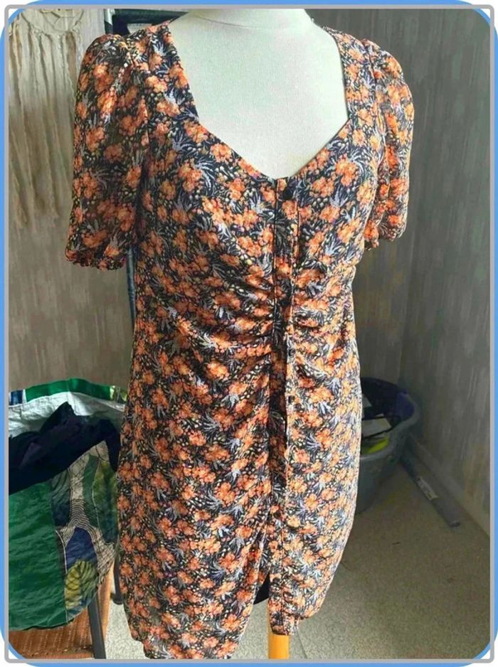 Robe taille 38/40 - photo numéro 2