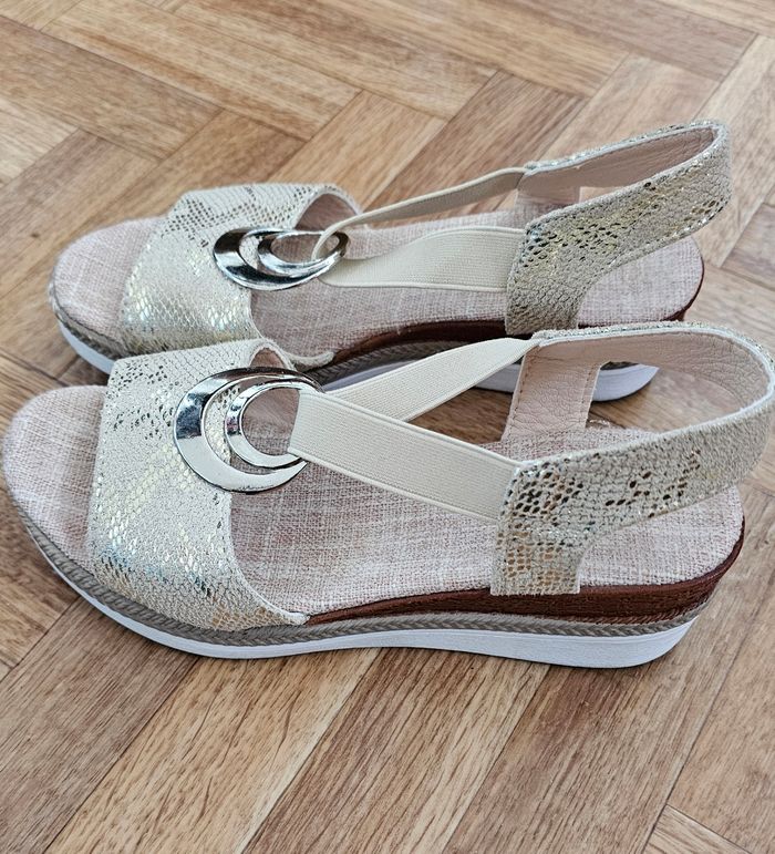 Sandale  impeccable